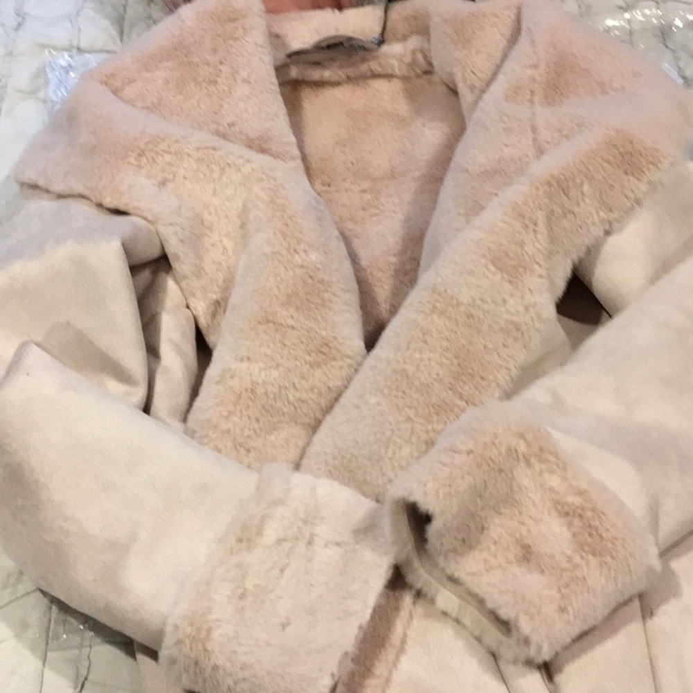 Blush Pink Faux Suede Fur coat  🎉🎉🎉 Host pick LAST ONE!! - Picture 6 of 8